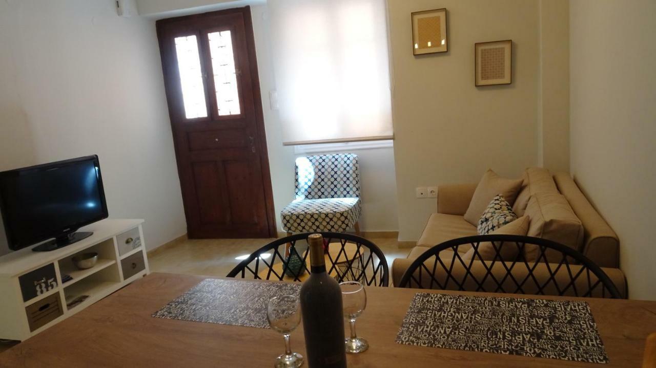 Elegant And Comfortable Apartment In The City Center 埃尔莫波利斯 外观 照片